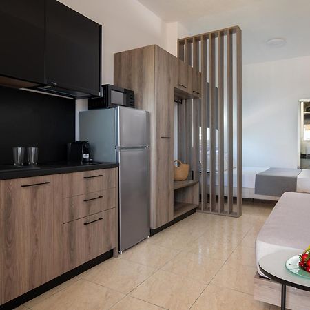 Jolandas Suites Toroni Exterior photo