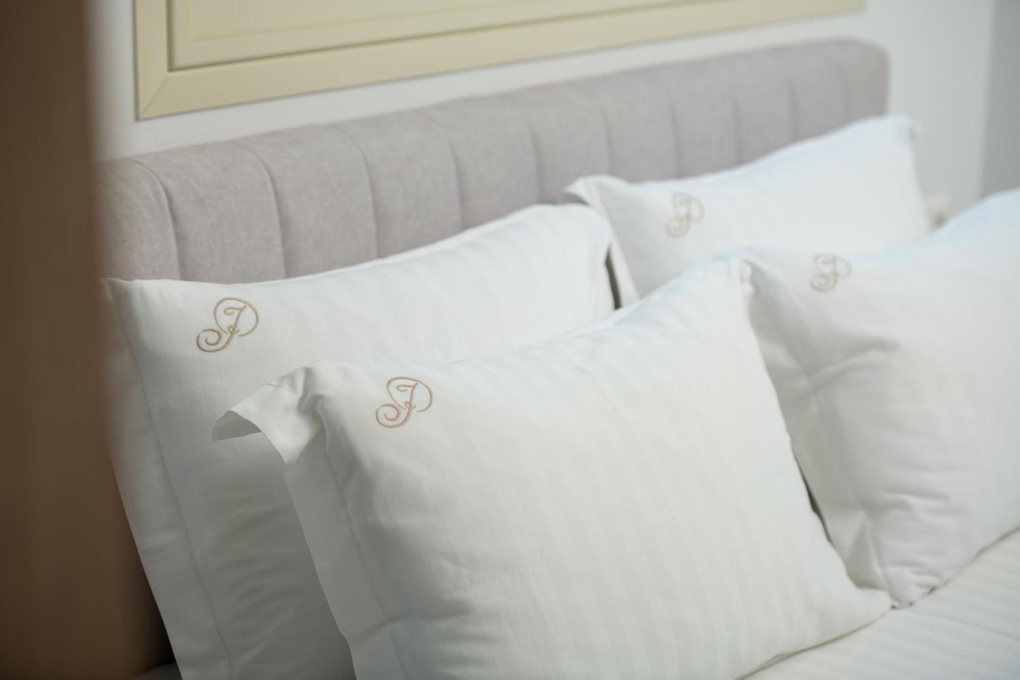 Jolandas Suites Toroni Exterior photo