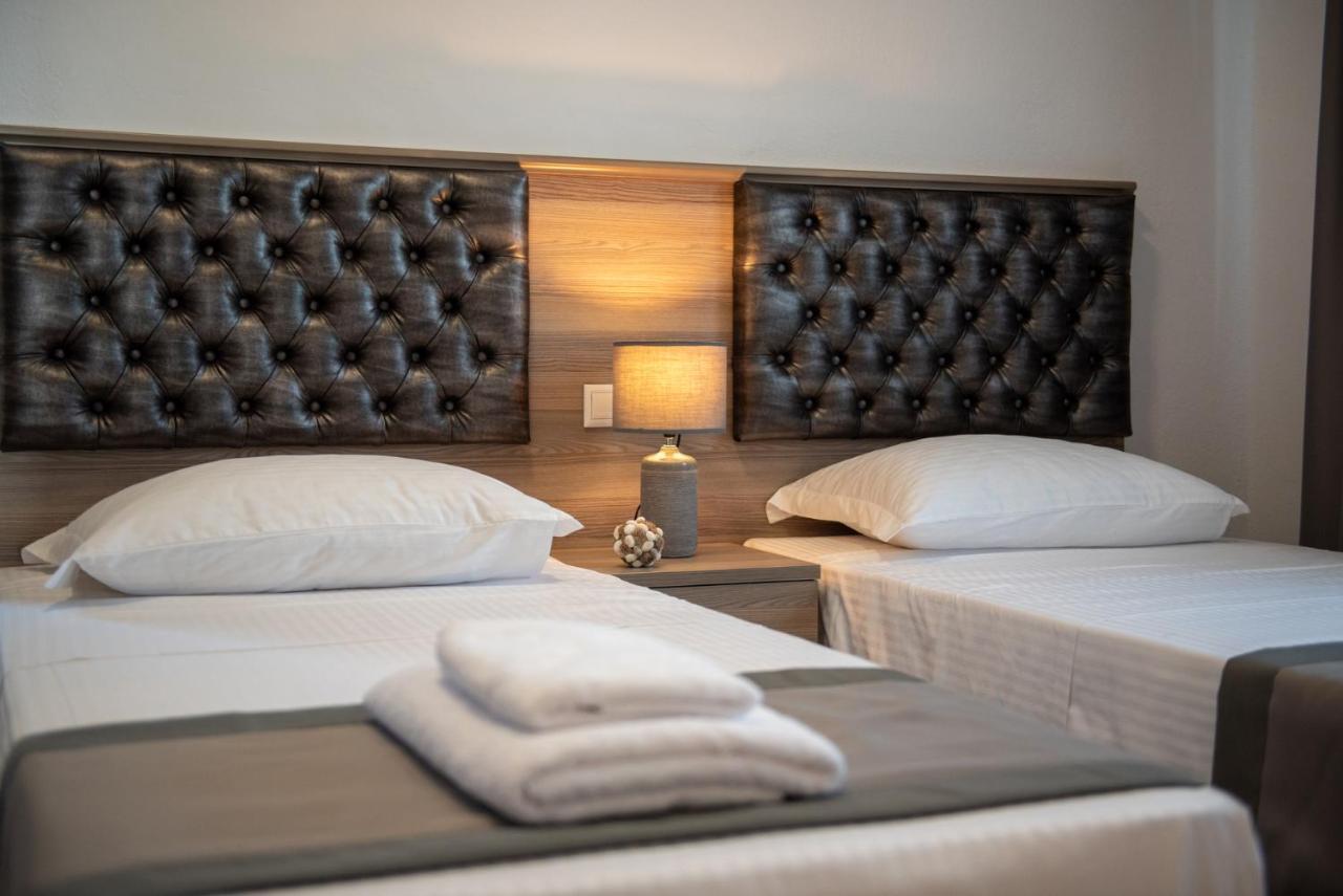 Jolandas Suites Toroni Exterior photo